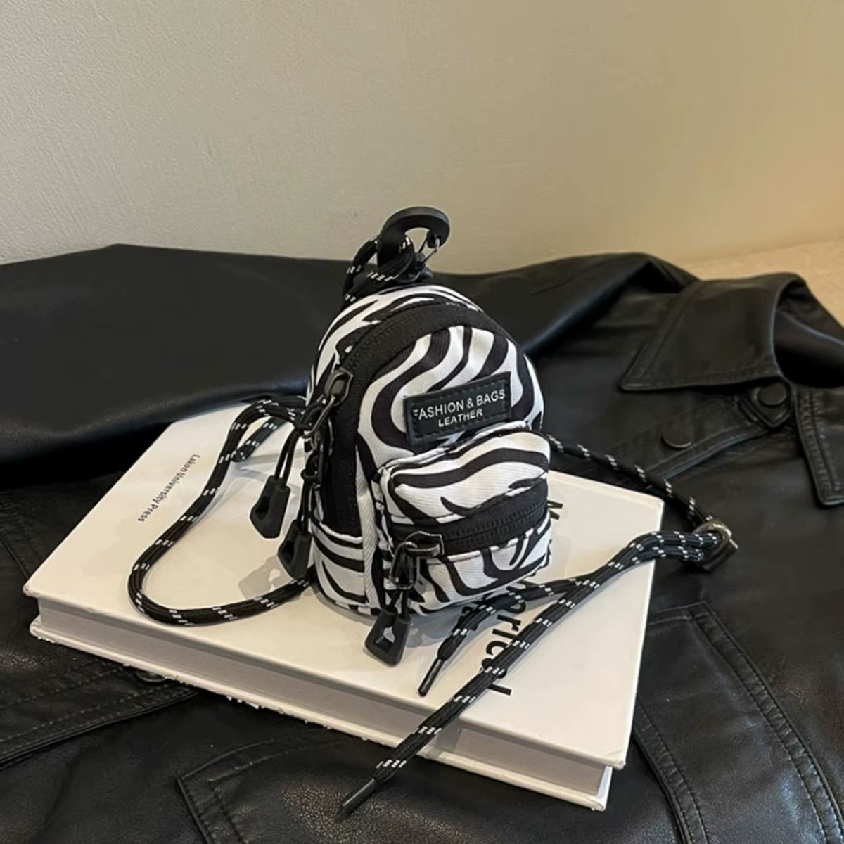 Fashionable Korean-Style Outdoor Coin Purse, Exquisite Ladies' Single-Shoulder Bag, Travel Headphones, Storage Coin Purse, 1 Set